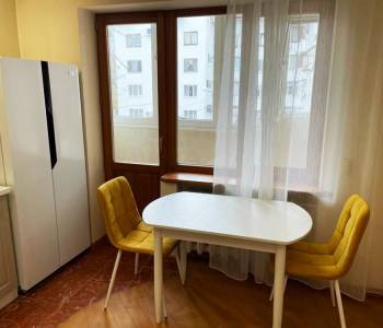 Сдается Многокомнатная квартира, 130 м²