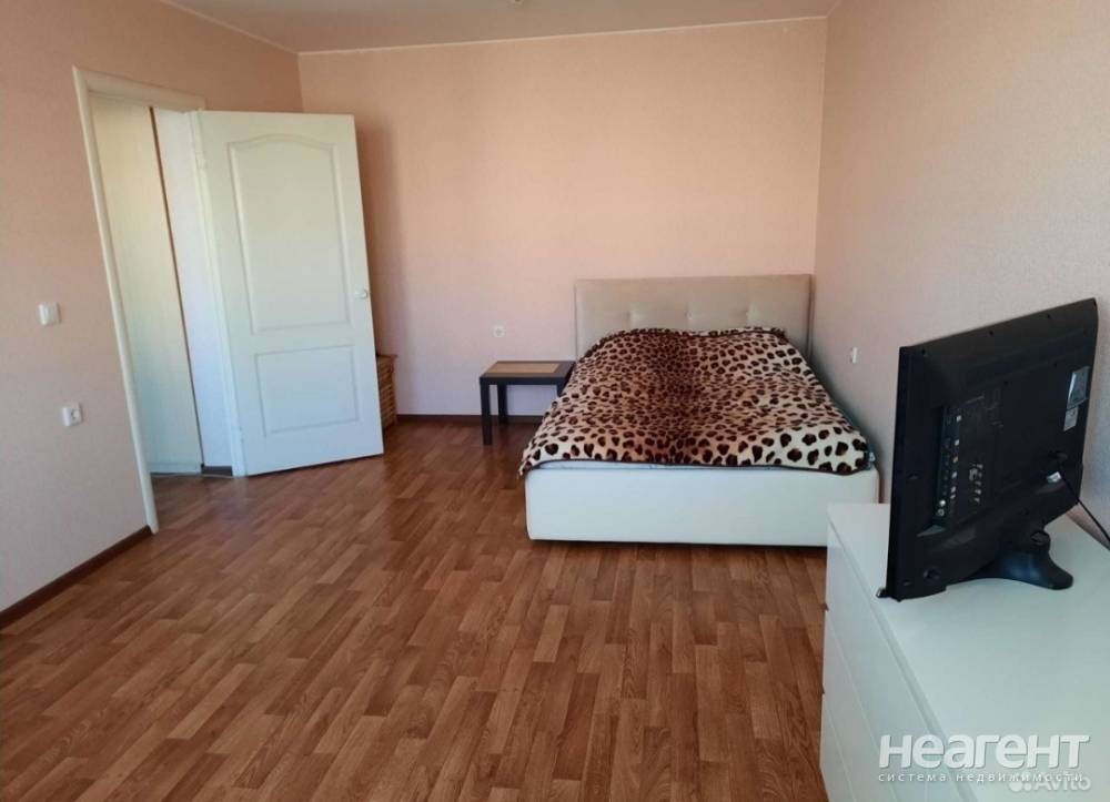 Продается 1-комнатная квартира, 38 м²