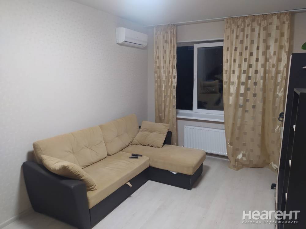 Сдается 1-комнатная квартира, 40 м²