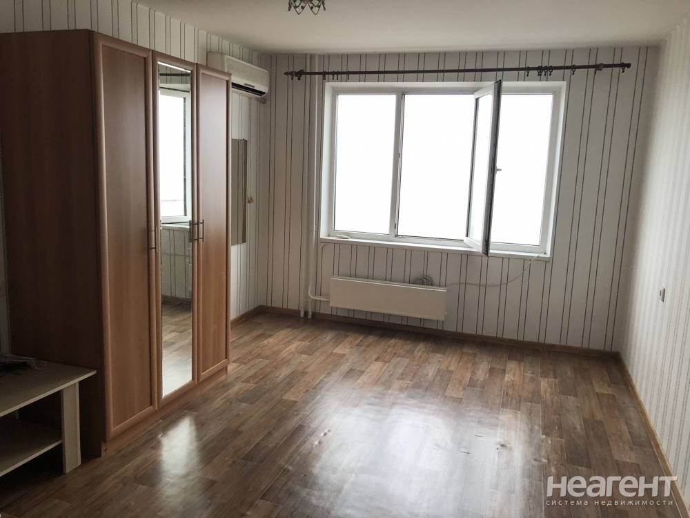 Сдается 1-комнатная квартира, 42 м²