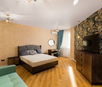 Сдается 1-комнатная квартира, 57 м²