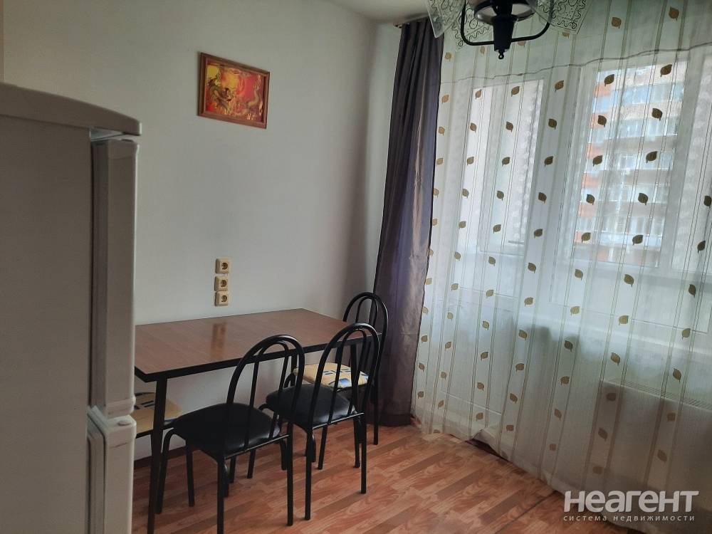 Сдается 1-комнатная квартира, 38 м²