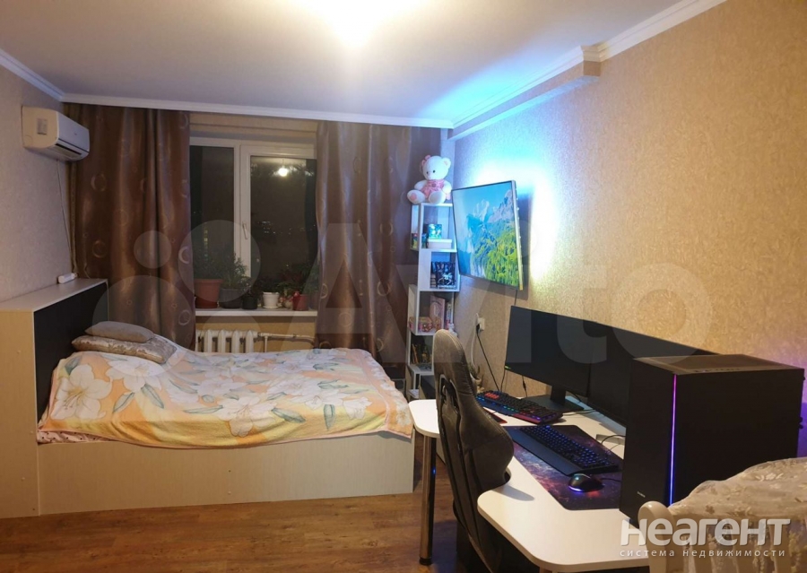 Продается 1-комнатная квартира, 40 м²