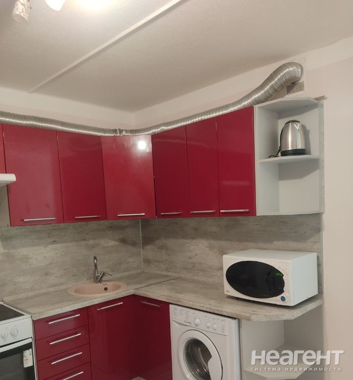 Сдается 1-комнатная квартира, 43 м²