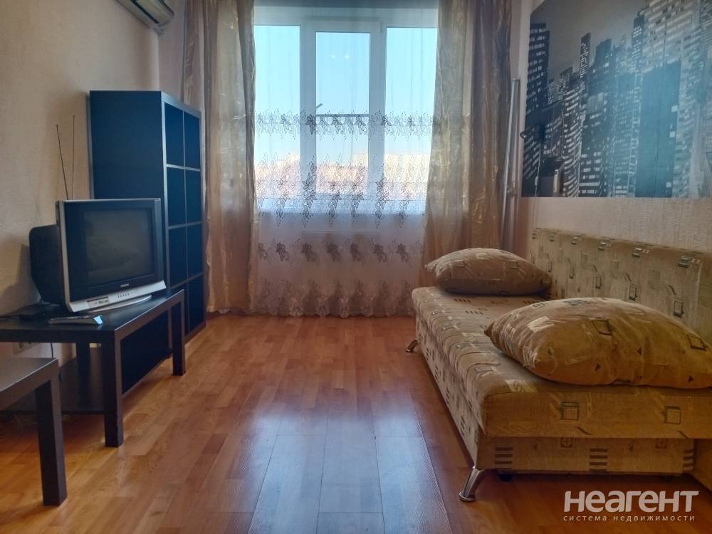 Сдается 1-комнатная квартира, 37 м²