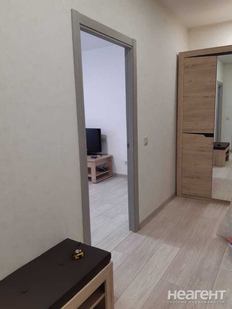 Сдается 1-комнатная квартира, 43 м²