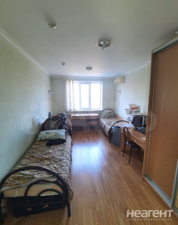 Продается Многокомнатная квартира, 110 м²