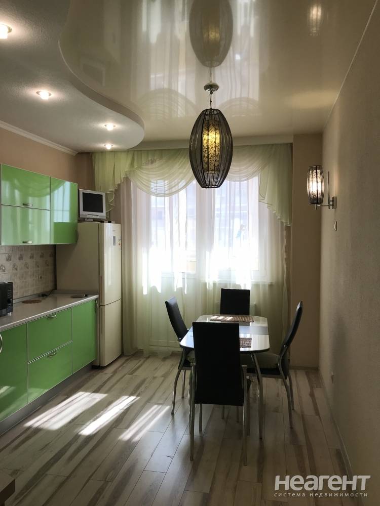 Продается 1-комнатная квартира, 53,6 м²