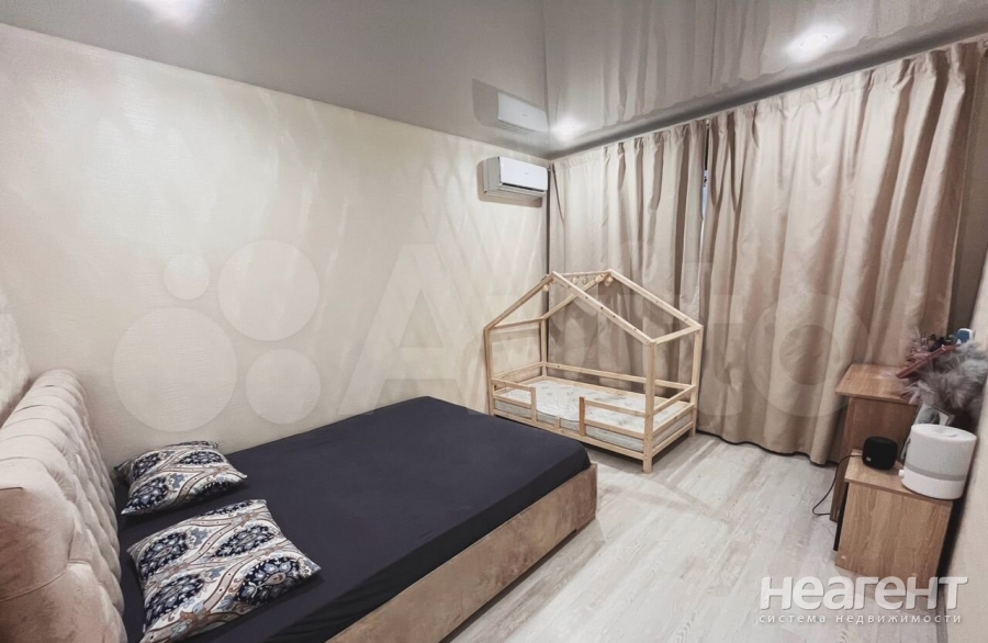 Продается 1-комнатная квартира, 42,4 м²