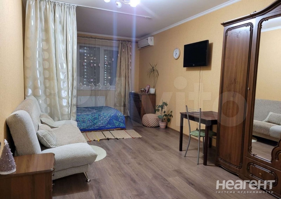 Сдается 1-комнатная квартира, 51 м²