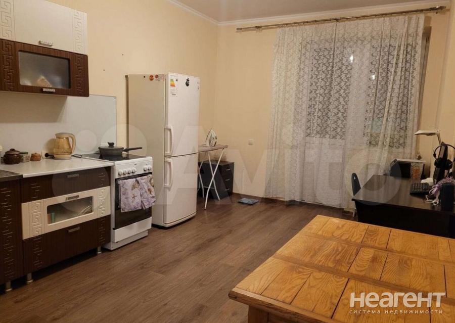 Сдается 1-комнатная квартира, 51 м²