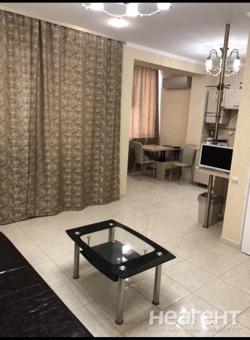 Продается 1-комнатная квартира, 63 м²