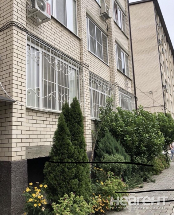 Продается 1-комнатная квартира, 63 м²