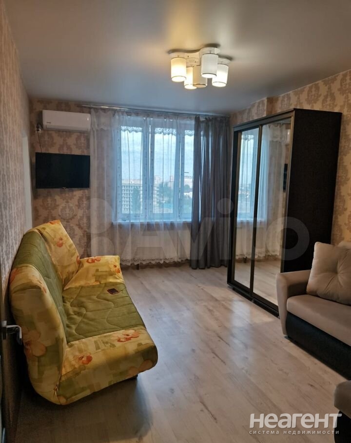 Сдается 1-комнатная квартира, 40 м²