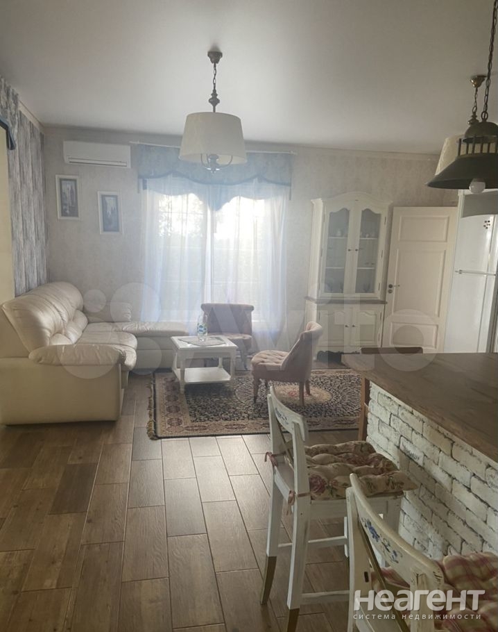 Продается Многокомнатная квартира, 120 м²