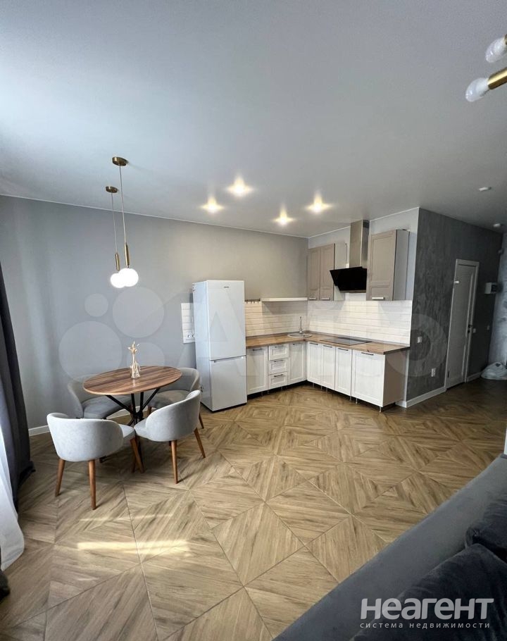 Продается 1-комнатная квартира, 47 м²