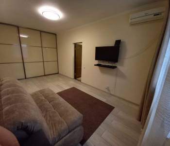 Продается 1-комнатная квартира, 33 м²