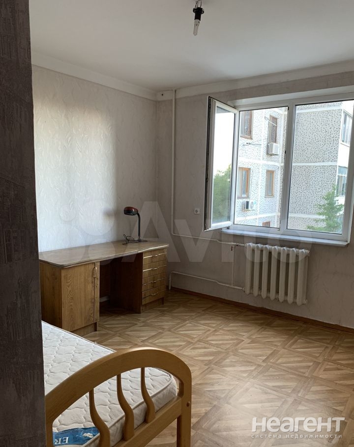 Продается Многокомнатная квартира, 76,5 м²