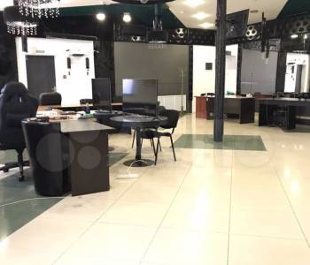 Сдается Нежилое помещение, 200 м²