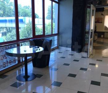 Сдается Нежилое помещение, 200 м²