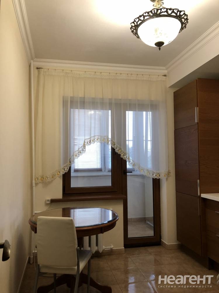 Сдается 1-комнатная квартира, 40 м²