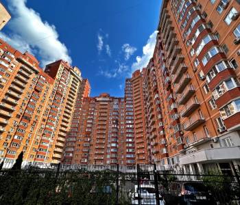 Продается Многокомнатная квартира, 165 м²