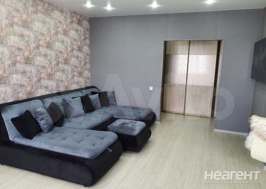 Сдается 2-х комнатная квартира, 80 м²