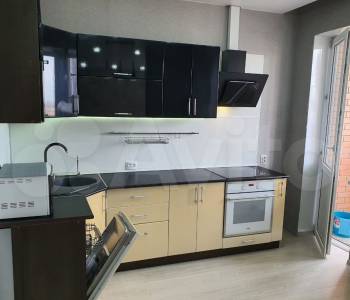 Сдается 2-х комнатная квартира, 80 м²