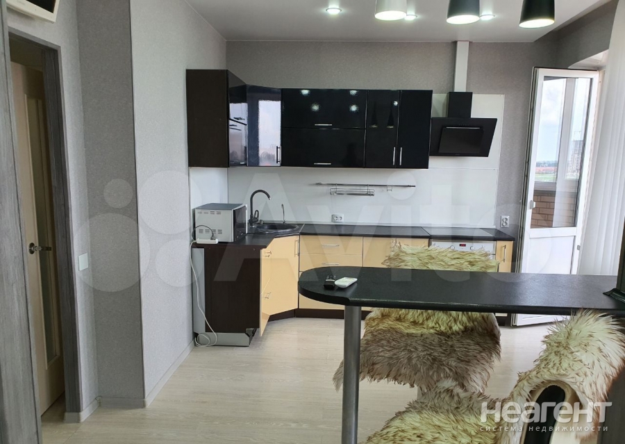 Сдается 2-х комнатная квартира, 80 м²