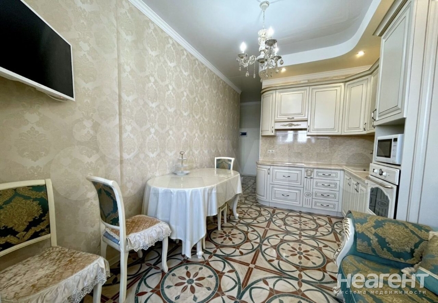 Продается 1-комнатная квартира, 44 м²