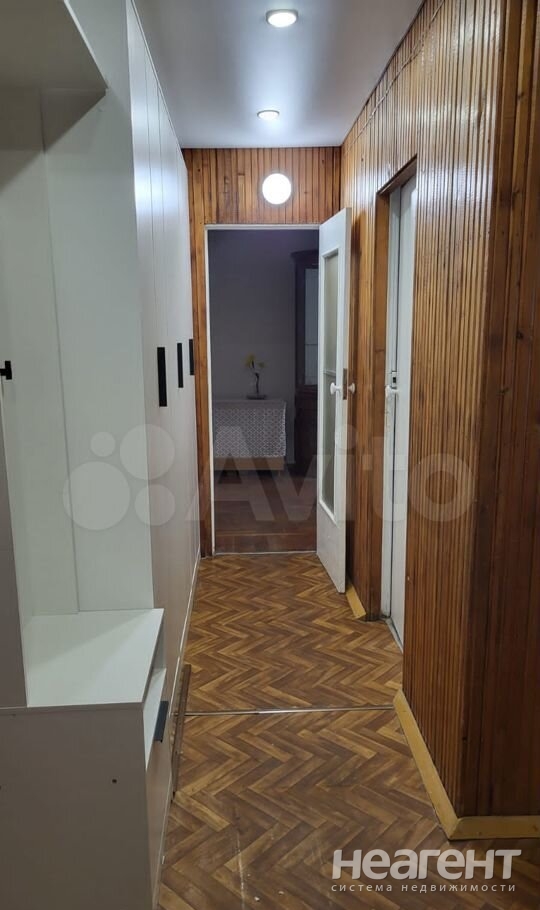 Сдается Многокомнатная квартира, 60 м²