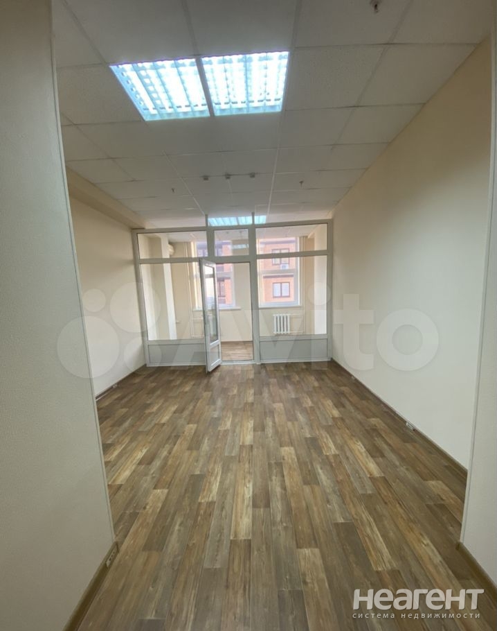 Сдается Нежилое помещение, 420 м²