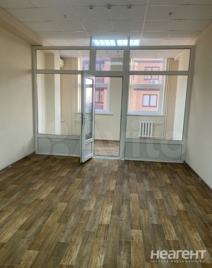 Сдается Нежилое помещение, 420 м²