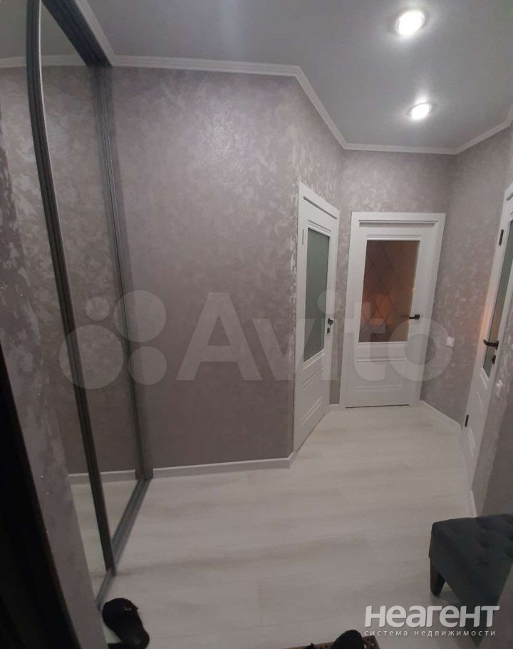 Продается 1-комнатная квартира, 37 м²