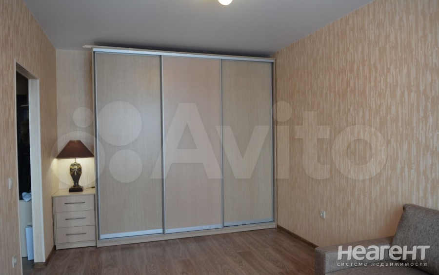 Сдается 1-комнатная квартира, 37 м²