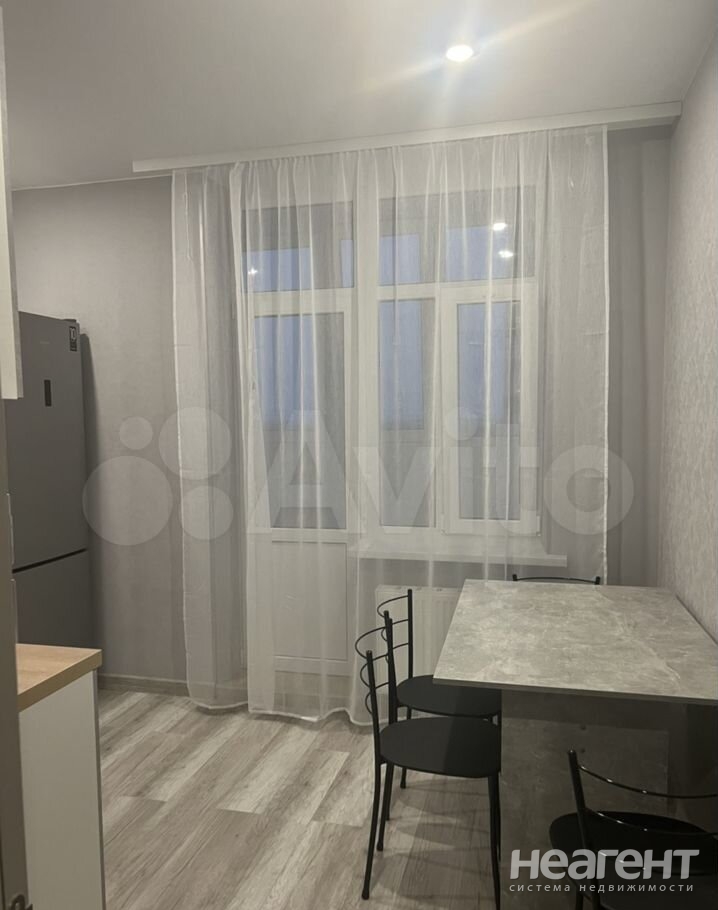 Сдается 1-комнатная квартира, 38 м²