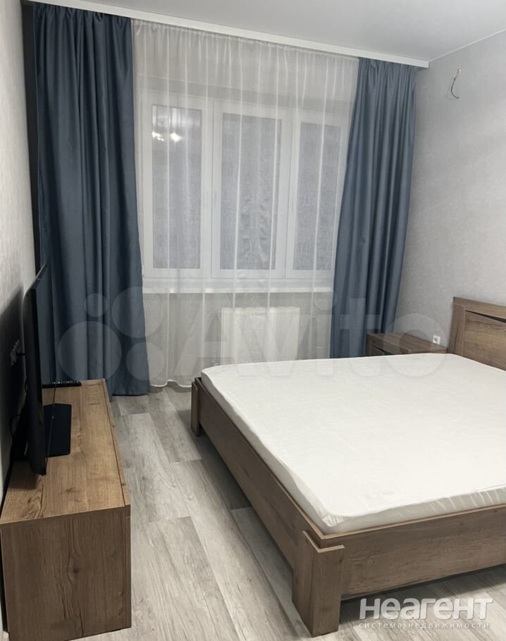 Сдается 1-комнатная квартира, 38 м²