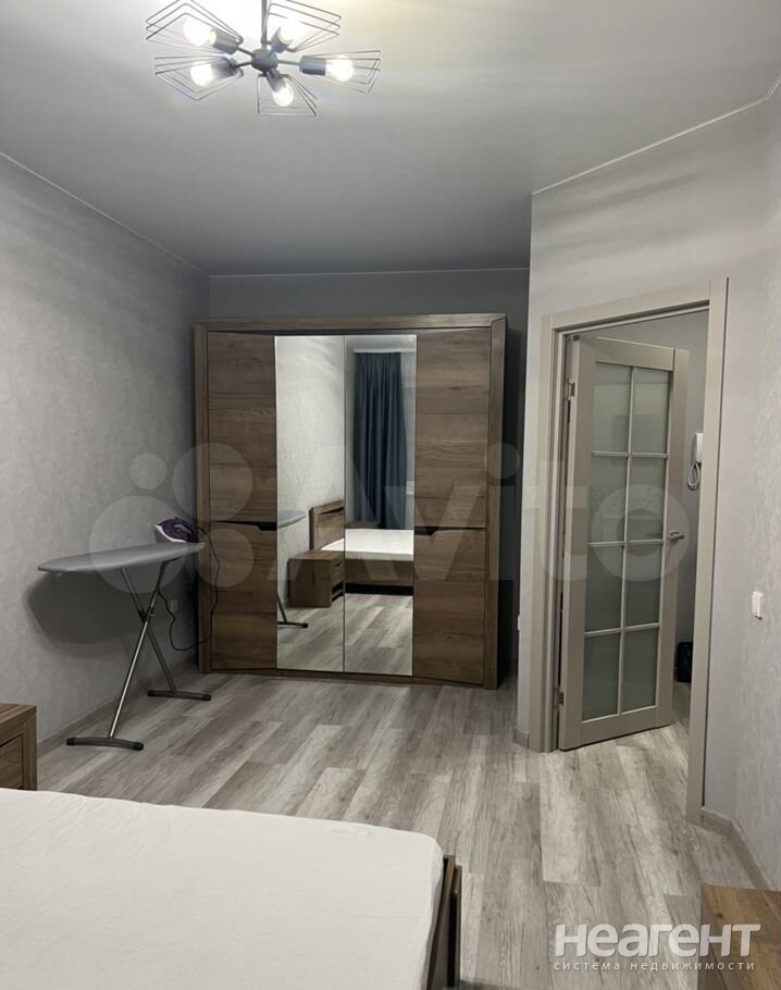 Сдается 1-комнатная квартира, 38 м²