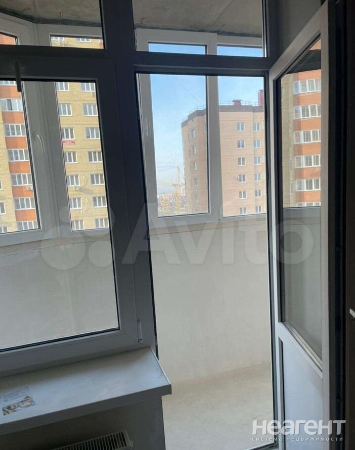 Продается 1-комнатная квартира, 42 м²