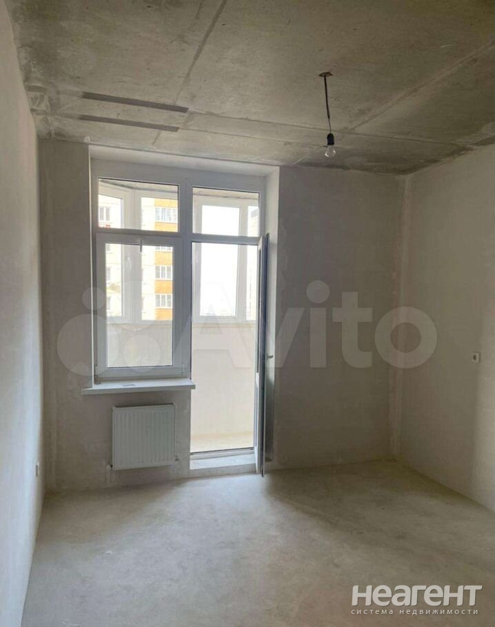 Продается 1-комнатная квартира, 42 м²