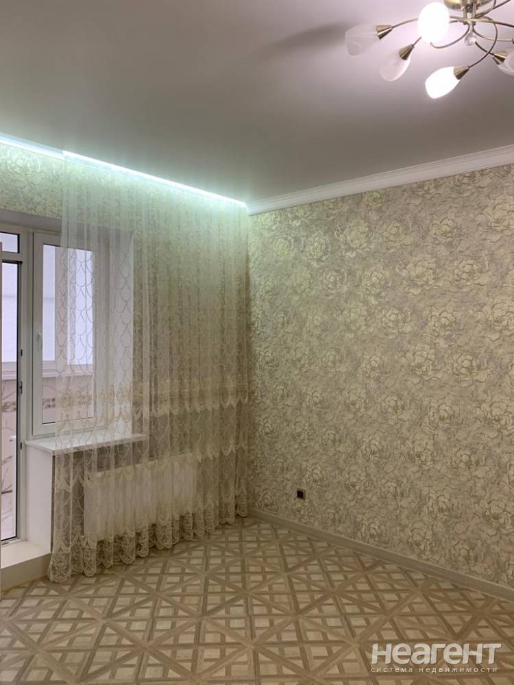 Продается 1-комнатная квартира, 49 м²