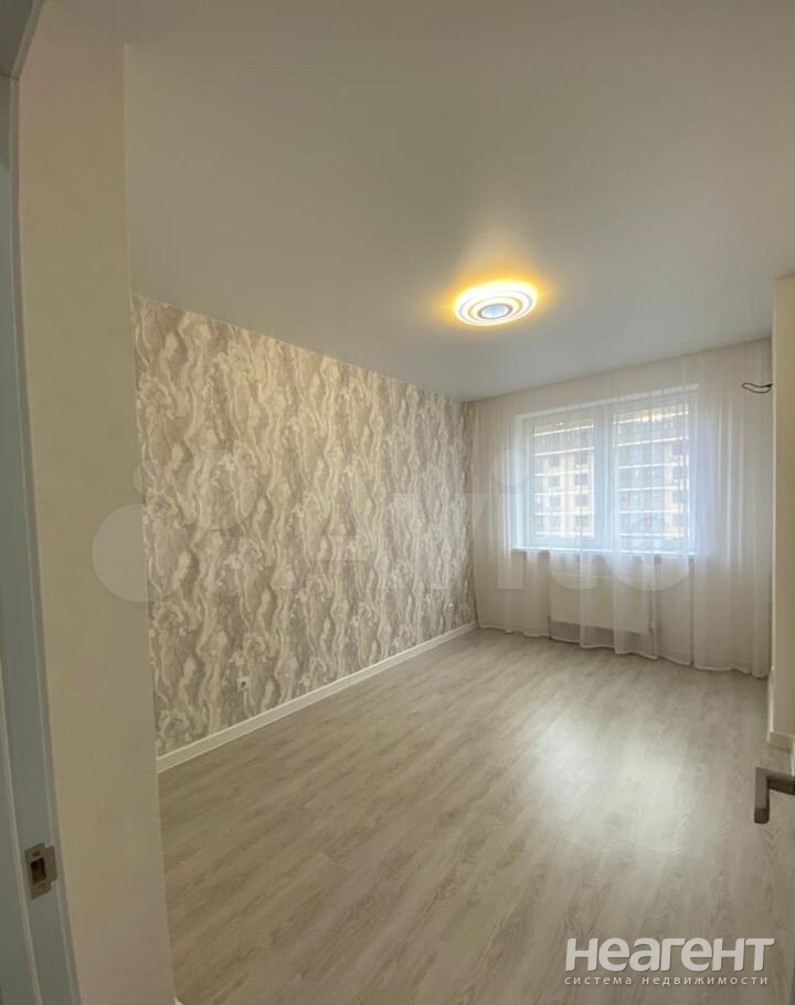 Продается 1-комнатная квартира, 37 м²