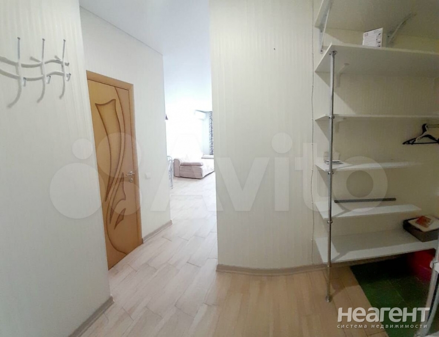 Продается 1-комнатная квартира, 36 м²