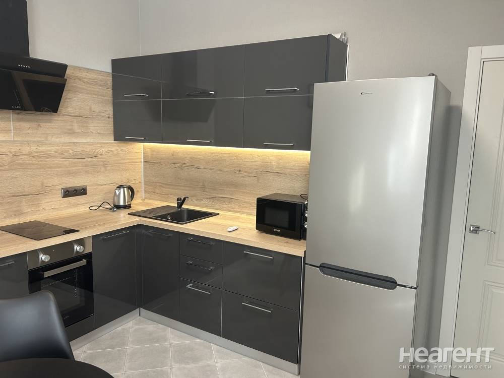 Сдаю 1-комнатную квартиру, ул. Стахановская, без посредников