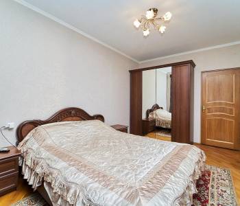 Продается Многокомнатная квартира, 88,6 м²