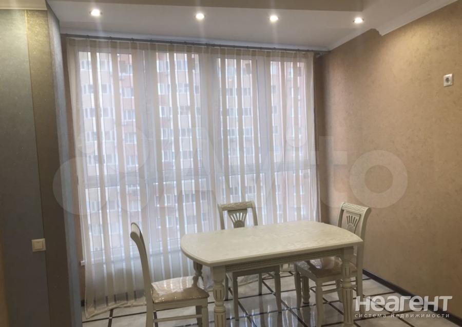 Сдается 1-комнатная квартира, 50 м²