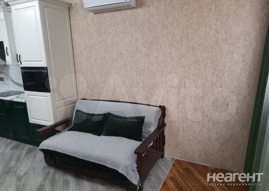 Продается 1-комнатная квартира, 57 м²