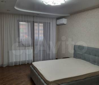 Продается 1-комнатная квартира, 57 м²