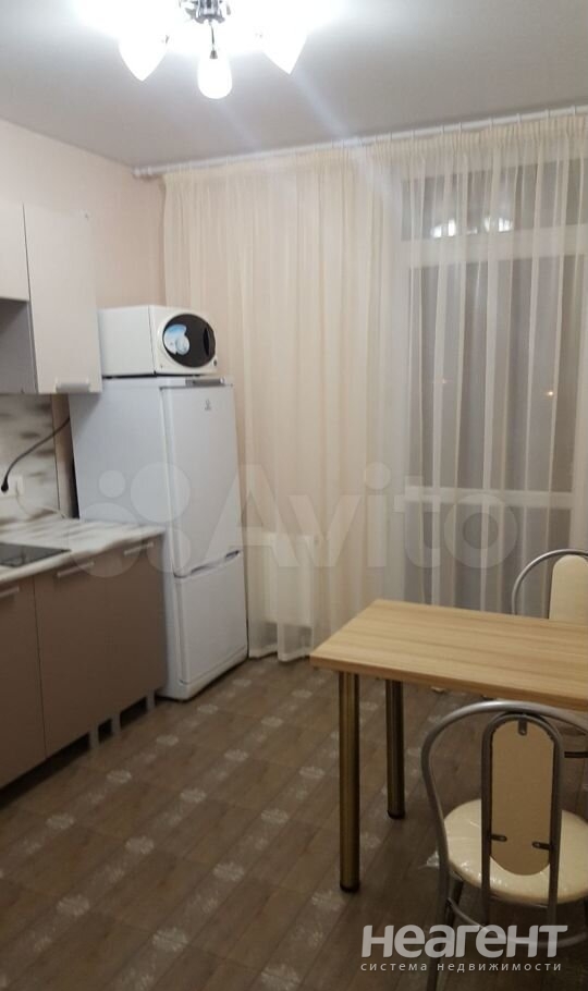 Сдается 1-комнатная квартира, 39 м²