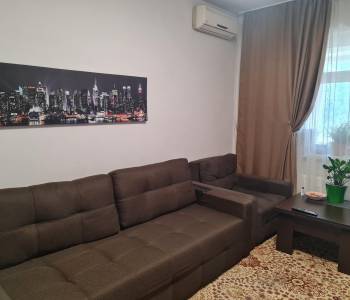 Продается 1-комнатная квартира, 35 м²